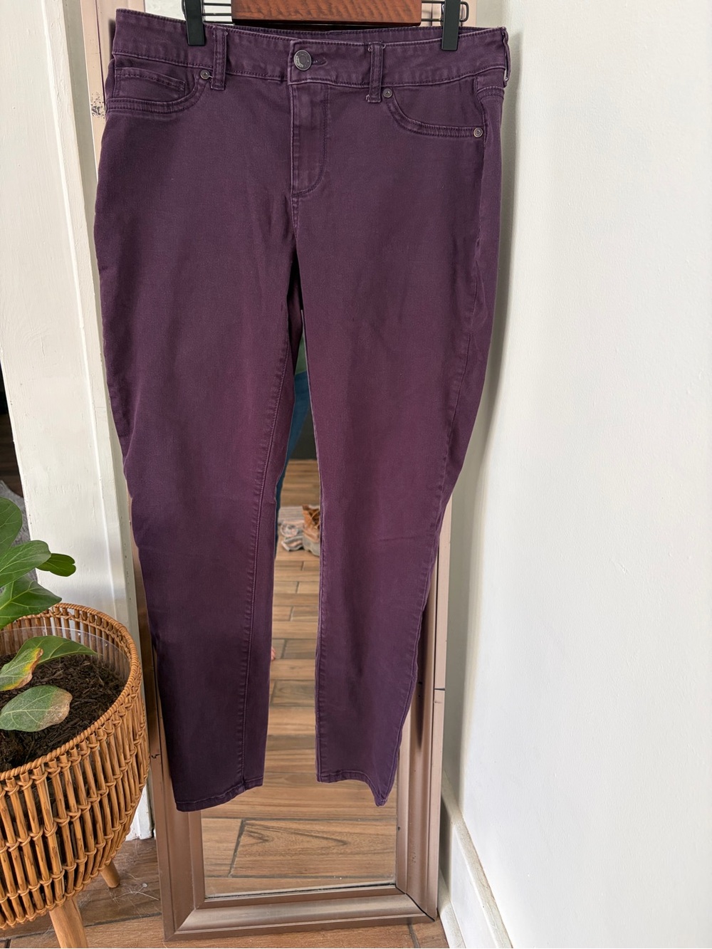 Maurices Purple Plum Skinny Jeans Women’s L/R Stretch Dark Academia